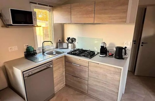 Saint-Molf House | PLENITUDE Collection - 4-bedroom, 2-bathroom mobile home with private spa, sleeps 8