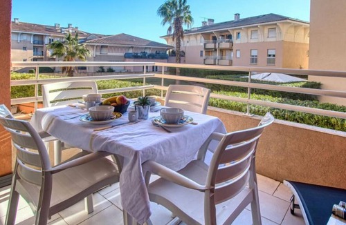 Frejus Plage Apartment | Port d'Attache by Interhome
