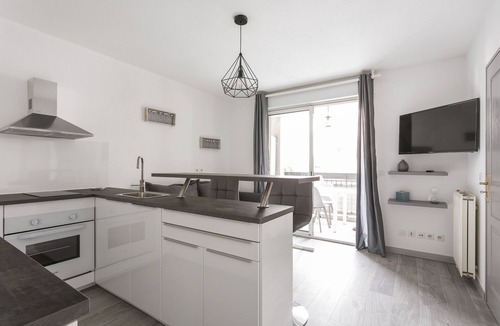 Port Marianne Apartment | Port Marianne: terrace, parking, elevator ★