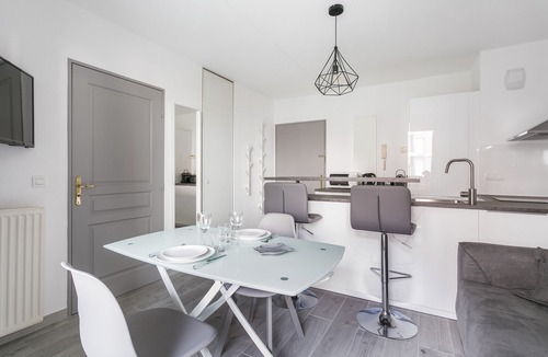 Port Marianne Apartment | Port Marianne: terrace, parking, elevator ★