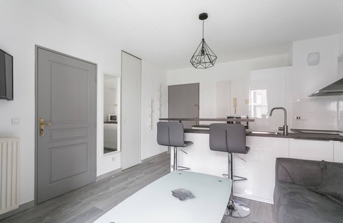 Port Marianne Apartment | Port Marianne: terrace, parking, elevator ★