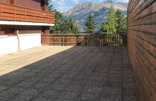 Pra Loup Apartment | Pra-Loup: Spacious apartment for 10, south terrace, prime location
