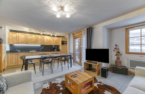 Mont-de-Lans Apartment | Premium Crystal Chalet Apartment with Mountain View, Balcony, and Wi-Fi