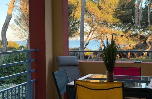 Giens Apartment | Presqu'ile de Giens - Apartment T2 - Terrace sea view - Waterfront