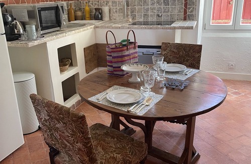 Violes Apartment | PRINCE DE PROVENCE apartment for 2 on 1 floor pets allowed under 18 kg