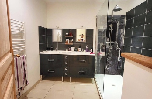 La Ciotat Bed & Breakfast | Private bedroom, swimming pool, pool-house, summer kitchen in beautiful, quiet property