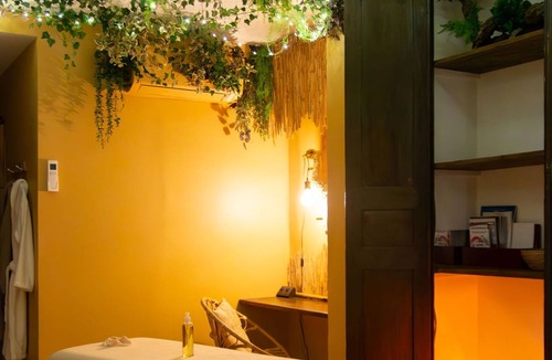 Vierzon Apartment | Private Spa with Jacuzzi & Massage in Vierzon - L'Aventurier