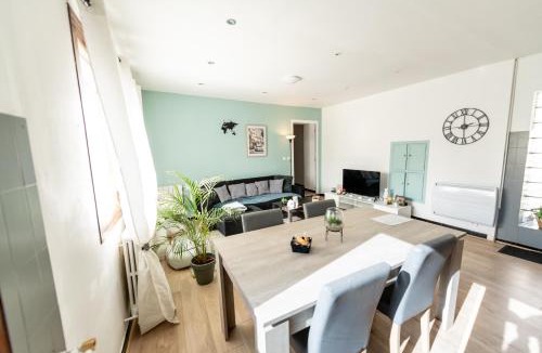 Plaine Centre Ville Apartment | Proche A7 et Lyon Clim Netflix Logement 8 personnes