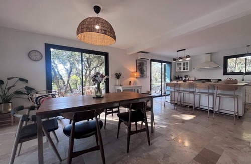 Saint-Drezery Villa | PROMO A haven of peace in a pine forest