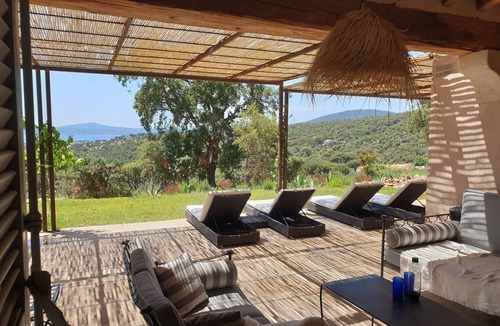 Sainte-Maxime Villa | Propriété au Calme Avec Très Belle vue sur Saint Tropez