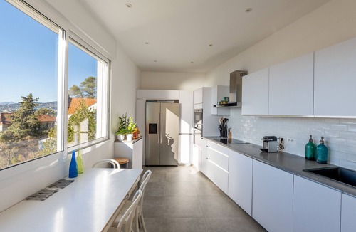 Mont Boron Villa | Provençal house with swimming pool and sea view.