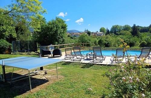 Lourmarin House | Provence farm luberon 3 bedrooms swimming pool air conditioning lourmarin center