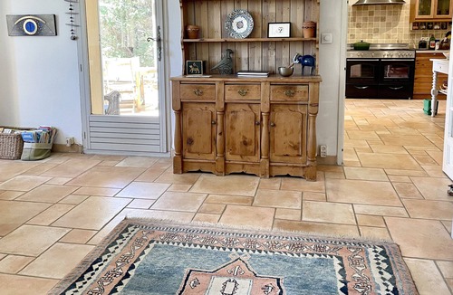 Cabrieres-d'Avignon Villa | Provence House, Large Garden, Pool, Views, Walk To Centre Of Village