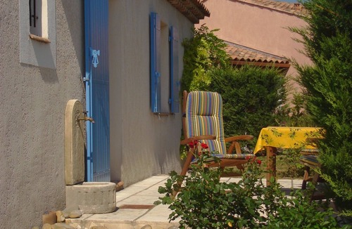 Pierrevert House | Provincial house with large garden. Golf course nearby.