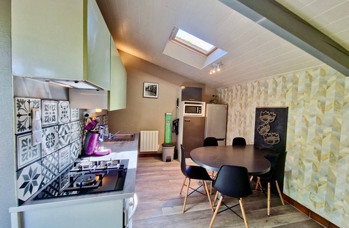 Vieille-Brioude Apartment | Quiet Apartment 50 m from a River with Private Terrace