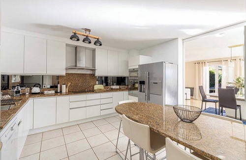 Biot Apartment | Quiet House with Pool