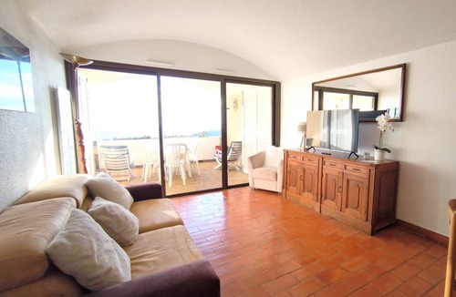 Cassis Apartment | Quiet, Spacious, Ocean View, Pool, and Garage