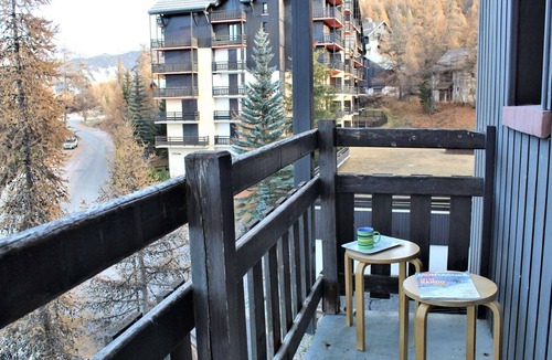 Risoul Apartment | Quiet studio cabin, 4 pers, ski-in/ski-out - Risoul 1850