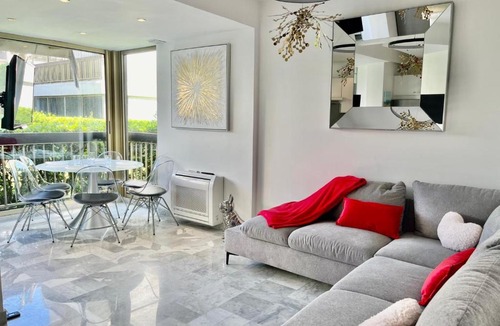 Mandelieu-la-Napoule Beach Apartment | Résidence Exceptionnelle - Appartement Standing avec Plage privée, Piscine, Tennis, Parking