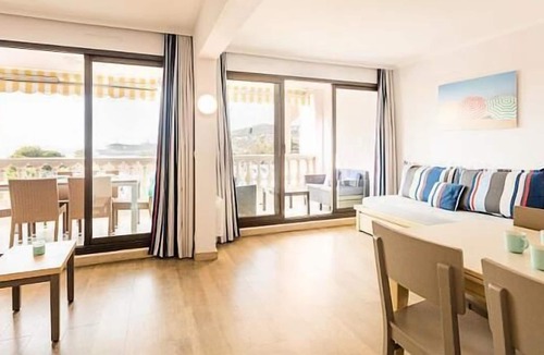 Villefranche-sur-Mer Apartment | Résidence Pierre & Vacances L'Ange Gardien - Apartment 7 people - 2 bedrooms - Spacious terrace - Sea view - Air-conditioned
