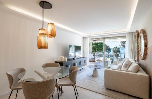 Pointe Croisette Apartment | REF 1979 - Cannes Palm beach- Sea view apartment for rent