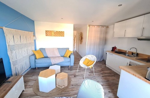 Saint-Mandrier-sur-Mer Apartment | Renovated, air-conditioned, fully-equipped T2
