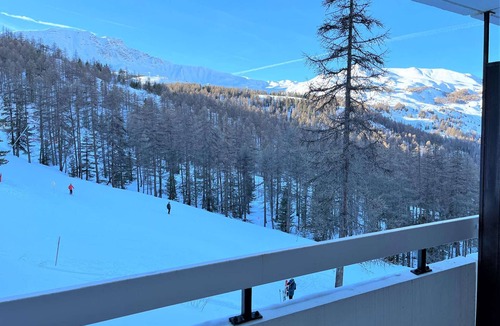 Les Claux Apartment | Renovated Apt 6p Near Slopes & Shops, Quiet Area, Private Parking, Balcony