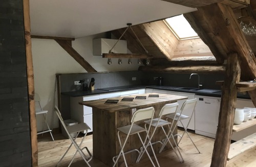 Vallouise Apartment | Renovated attic room in an old house in Vallouise