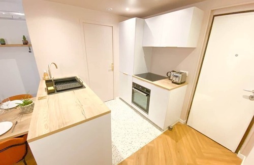 7th Arrondissement Apartment | Renovated, Cozy Air-Conditioned Apartment near the Old Port