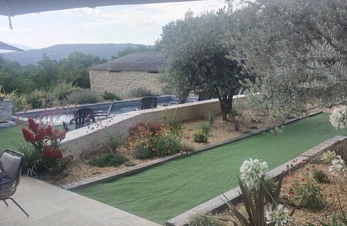 Tulette House | Renovated stone farmhouse with pool and views of Mont Ventoux
