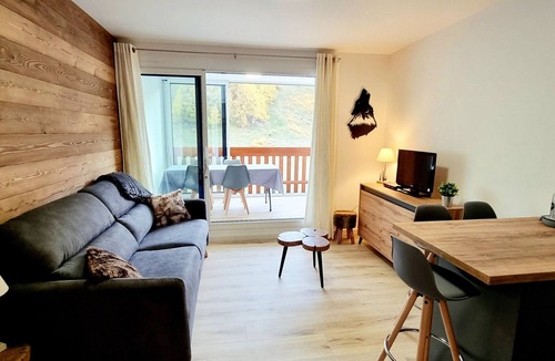 La Joue du Loup Apartment | Renovated Studio 4 pers. at ski slopes with parking