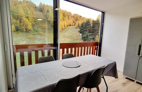 La Joue du Loup Apartment | Renovated Studio 4 pers. at ski slopes with parking