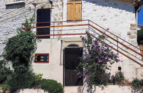 Bendejun House | Rent village house 2 rooms possibility 8 beds. Quiet forest/river