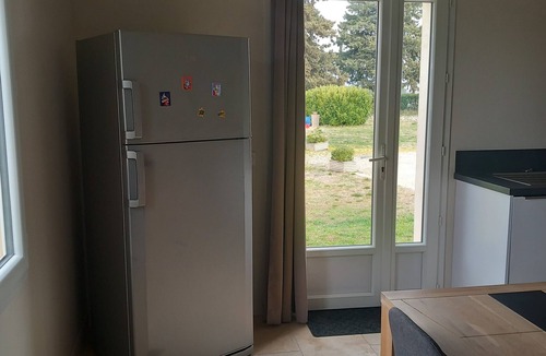 Aubignan Apartment | Rental for 2p in quiet wooded park with swimming pool, possibility for 4p