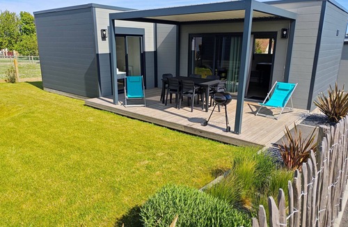 Asnelles Apartment | Residence Belle Plage: "Sable Fin" Chalet, 300m from Gold Beach (D-Day landing beach)