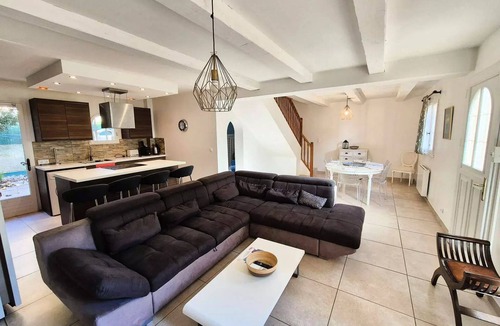 Six-Fours-les-Plages Villa | Residence 808-six Fours Les Plages - 3 bedroom villa, heated swimming pool, air conditioning, Wifi