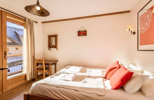 Valloire Ski Chalet | Residence Les Fermes Du Planet - Chalet 12 persons 5* exposed South-East