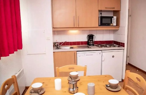Puy-Saint-Vincent Apartment | Residence The Gentianes - Studio 4 people-Residence LES GENTIANES