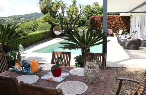 Sainte-Maxime Villa | Rez de Villa Les Feuillantines vue magnifique, piscine chauffée privée, jacuzzi, "villa Les Feuillantines