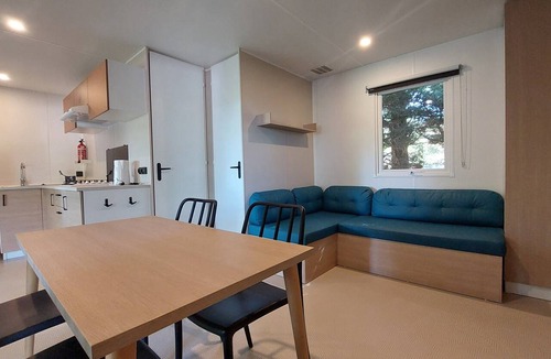 Saint-Laurent-en-Beaumont House | Riviera Suite Mobile Home with Mountain View, Wi-Fi, and Air Conditioning