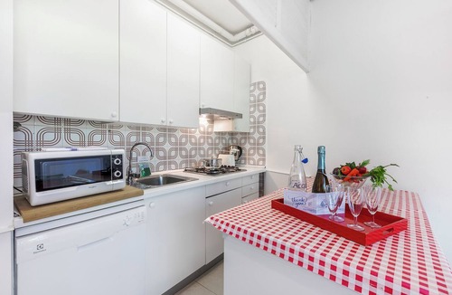 Ispra Apartment | Rododendro Rosso