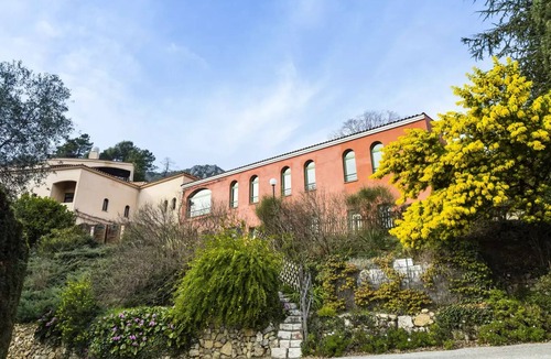 Gilette House | Room for 2 People with Disabilities