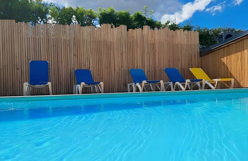 Saint-Laurent-en-Beaumont Apartment | Room “Chambre Lavande” with Mountain View, Wi-Fi and Air Conditioning