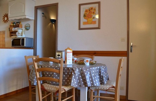 Saint-Pierre-la-Mer Apartment | Saint Pierre la Mer, 2-room appt, cabin, sleeps 6, near beach, pets allowed