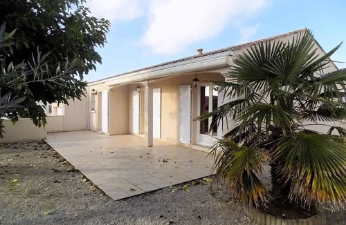 Saint-Palais-sur-Mer Villa | Saint Palais-sur-Mer - HIGH-QUALITY FEATURES in THIS SINGLE-FAMILY HOME