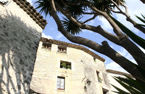 Saint-Paul-de-Vence Apartment | Saint Paul De Vence, Charming Suites in The Heart Of The Village. 4 * Biloba