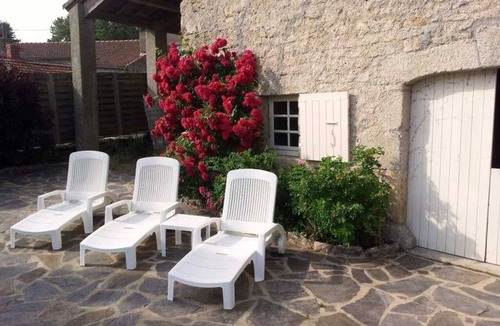 Villeneuve House | Sainte Germaine Vacation Rental "La Dépendance (4 people)"