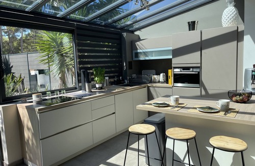 Sanary-sur-Mer House | Sanary sur mer: villa, shops, beaches and harbor on foot