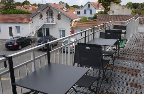 La Rogere Apartment | SEA-FACING 2-PERSON APARTMENT, 1ST FLOOR, DIRECT ACCESS TO THE BEACH