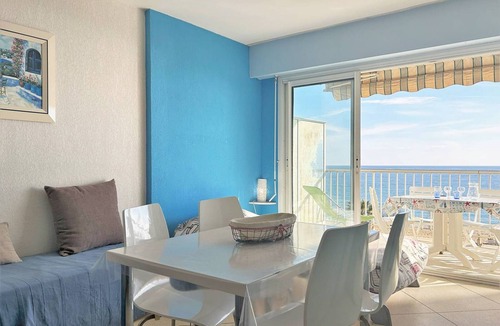 Le Lavandou Apartment | Seafront studio with private parking - Le Lavandou